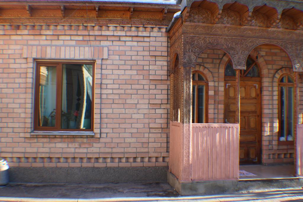 Hostel Ilbirs Каракол Экстерьер фото